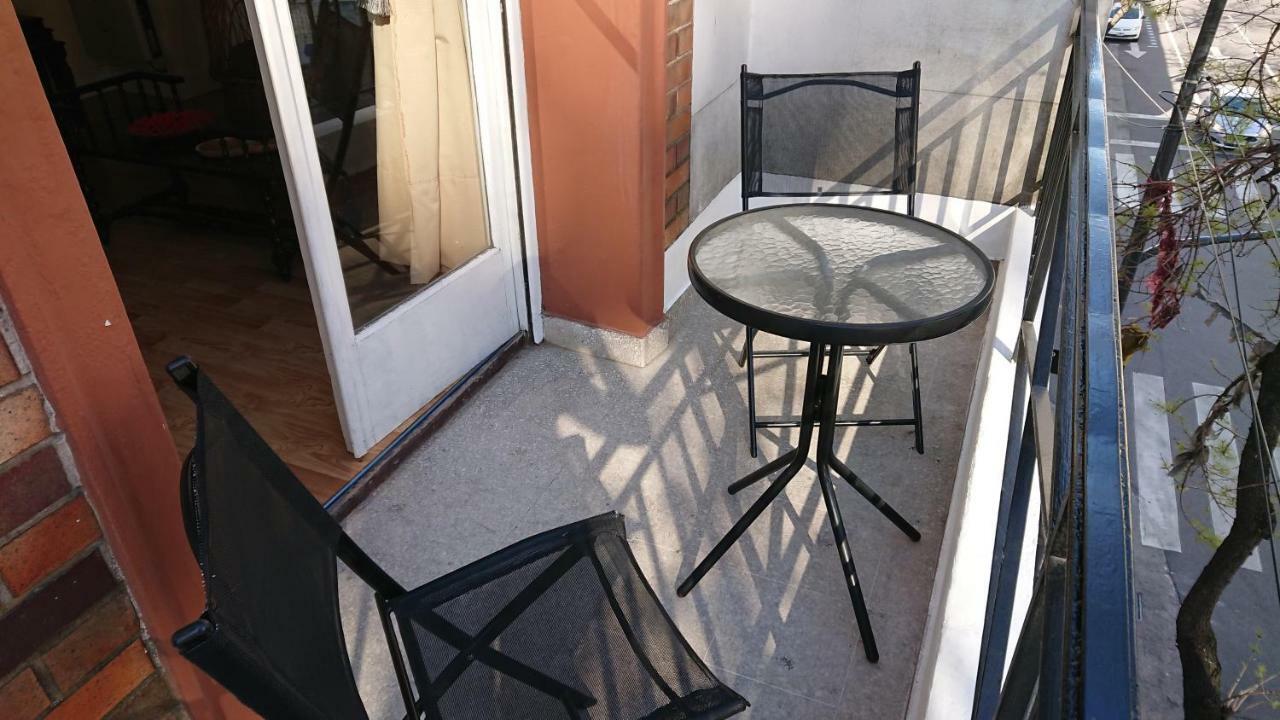 Excelente departamento con balcón a la calle sobre avenida Ciudad Autónoma de Ciudad Autónoma de Buenos Aires Exterior foto